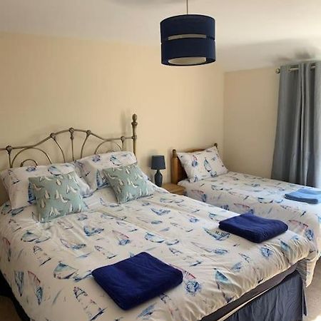 Quaint Beachside Cottage Чапел-Сент-Леонардс Экстерьер фото